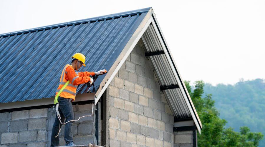 Professional gutter cleaning in Orondo, WA